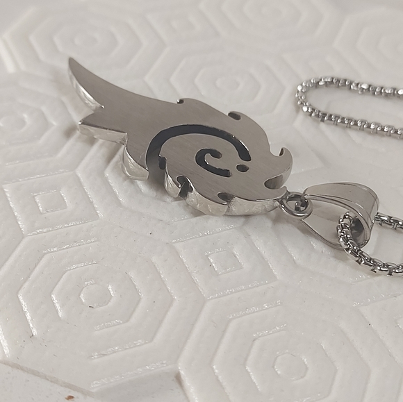 TRIBAL DESIGN PENDANT NECKLACE, 20 IN - Picture 7 of 7